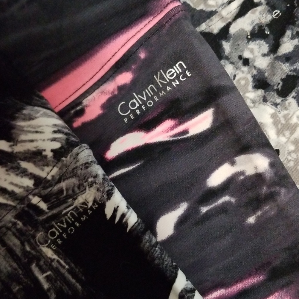 Calvin Klein Performance Quick Dry Cropped Legging View 6